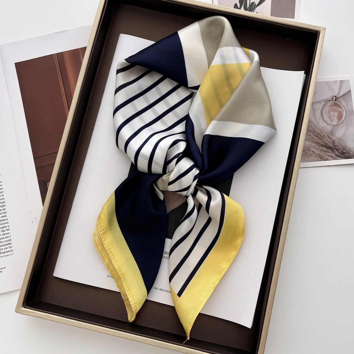 Women Fashion Necktie - Damska miękka satynowa kwadratowa chusta 70