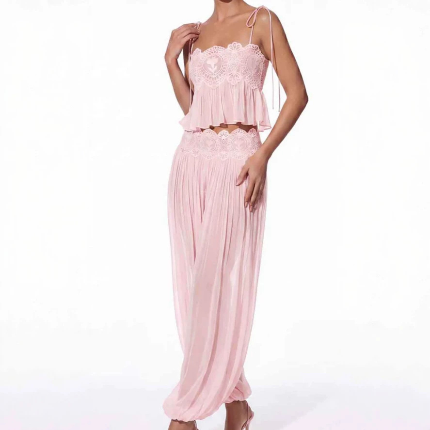 Lace Trim Cami - Damski zestaw: długie spodnie, krótki top